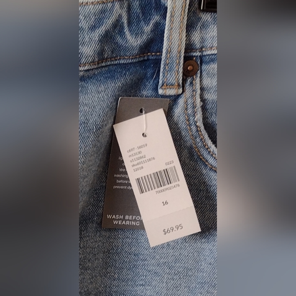 Lane Bryant Boyfriend Midi Light Blue Distressed Cuffed Denim Shorts NWT - Picture 2 of 4